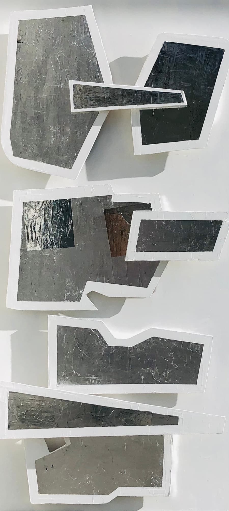 Tableau Sculptural 20.19/3, tableau sculptural de Nadine Hardy, acrylique sur bois, 150 × 80 cm, 2019