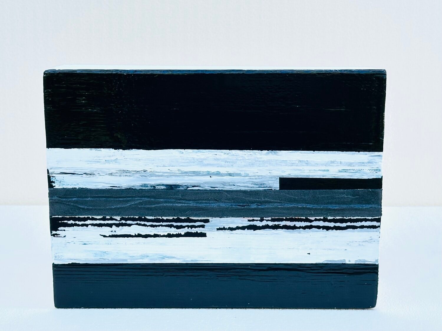 Résonance II, peinture de Nadine Hardy, acrylique sur bois, 21 × 30 cm, 2025